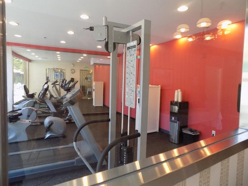 Ramada By Wyndham Burbank Airport Hotel Luaran gambar