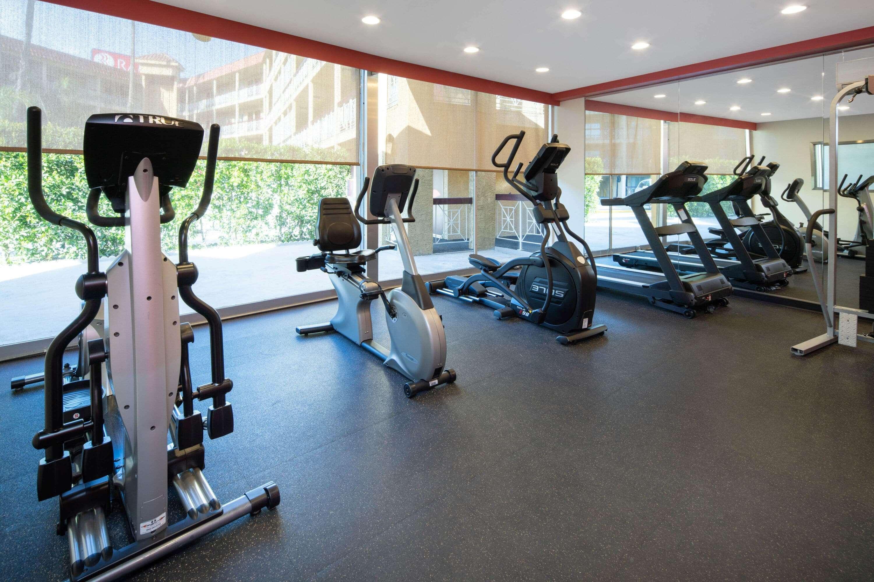 Ramada By Wyndham Burbank Airport Hotel Luaran gambar