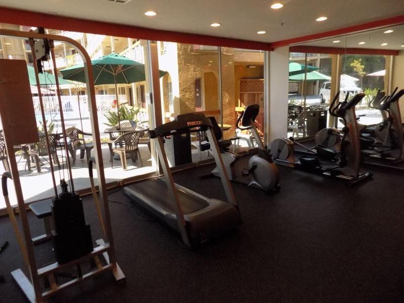 Ramada By Wyndham Burbank Airport Hotel Luaran gambar