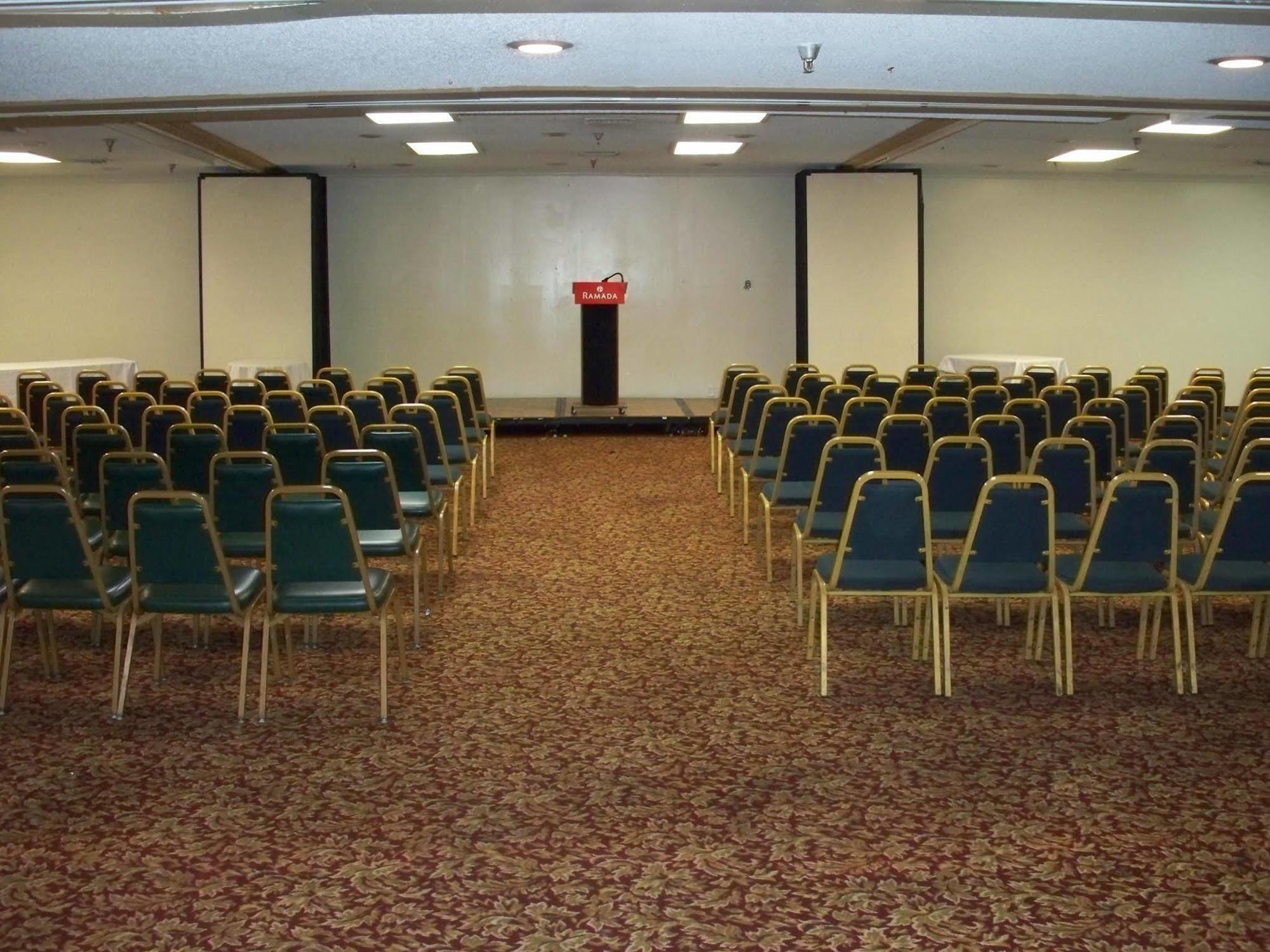 Ramada By Wyndham Burbank Airport Hotel Luaran gambar