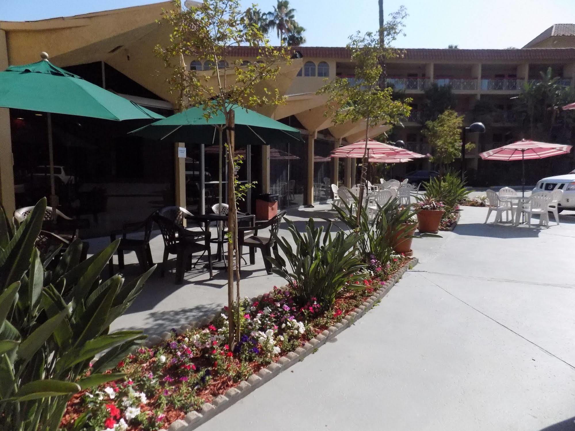 Ramada By Wyndham Burbank Airport Hotel Luaran gambar