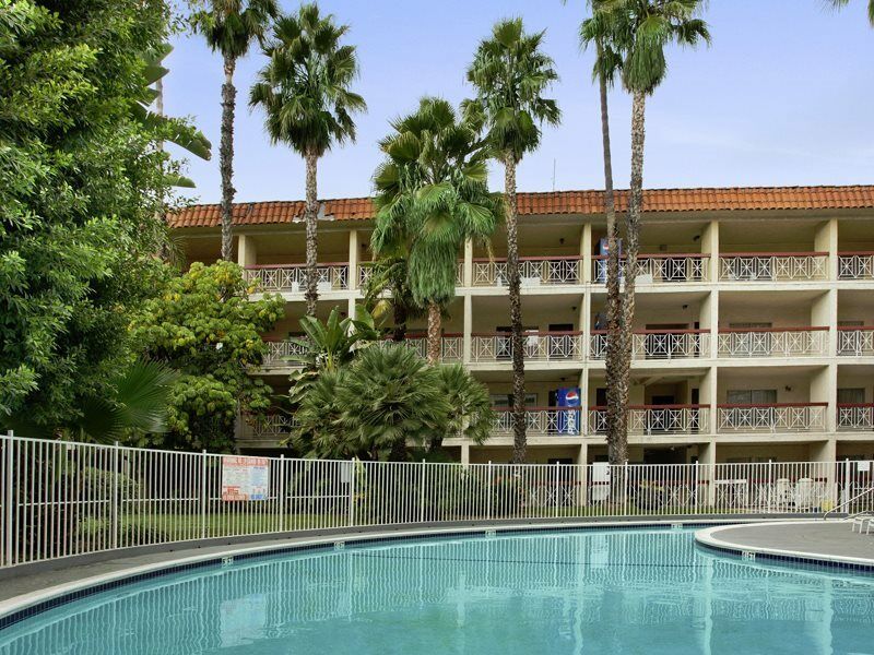 Ramada By Wyndham Burbank Airport Hotel Luaran gambar